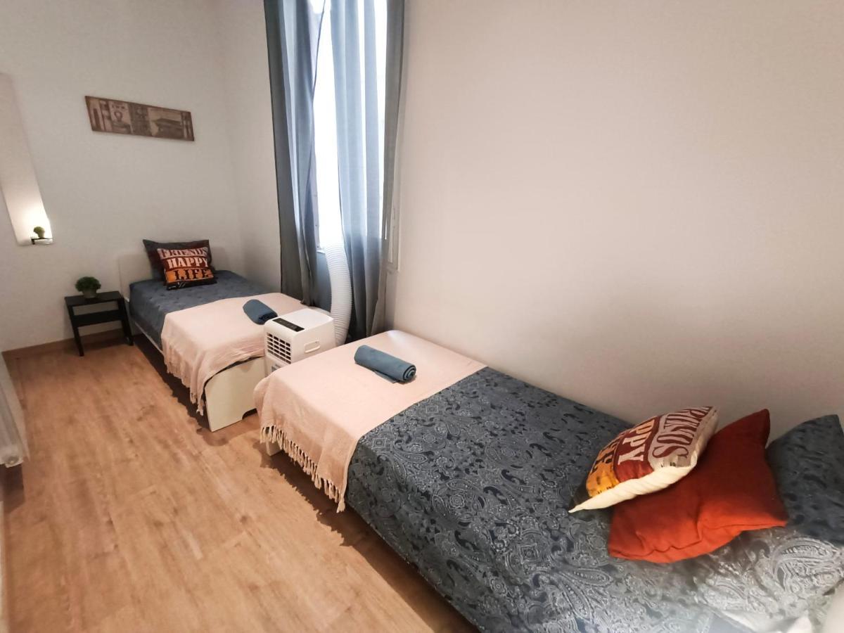 Private Rooms In Born Барселона Екстериор снимка