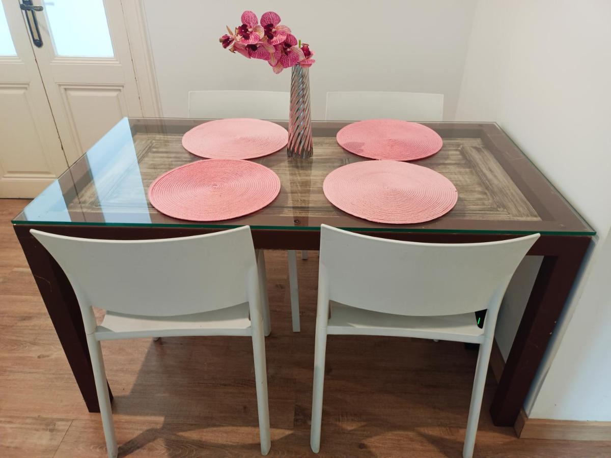Private Rooms In Born Барселона Екстериор снимка