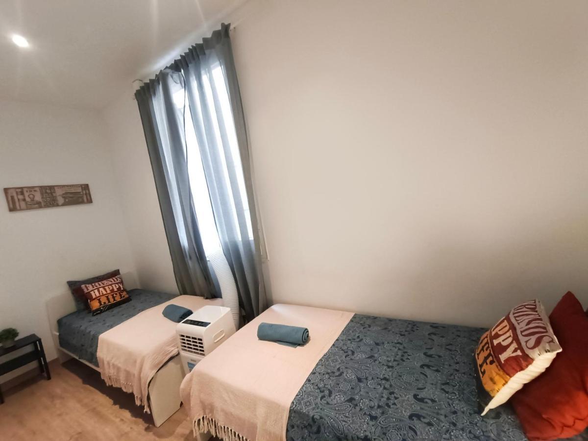 Private Rooms In Born Барселона Екстериор снимка