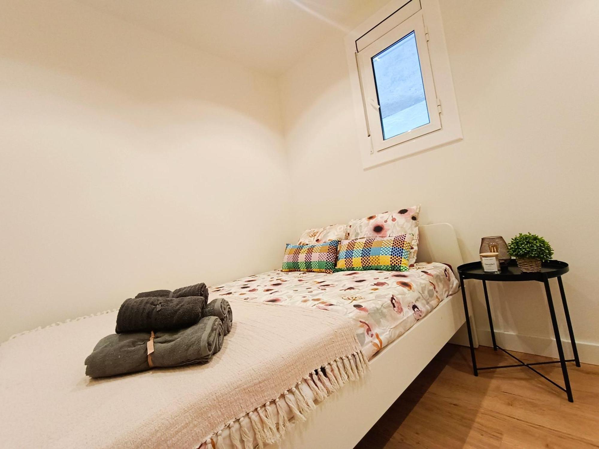 Private Rooms In Born Барселона Екстериор снимка