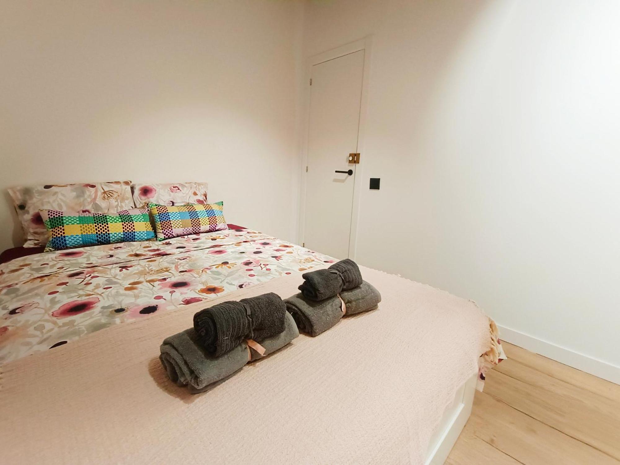 Private Rooms In Born Барселона Екстериор снимка